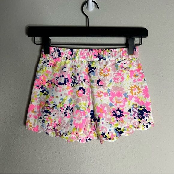 Crown & Ivy Kids Floral Scallop Hem Shorts Size 6X - Picture 2 of 7